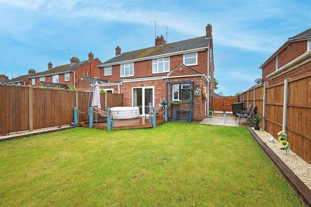 Property photo 2 of 33 Picture No. 02
