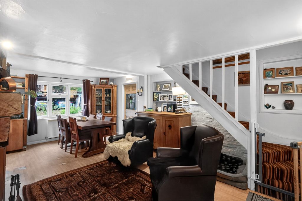 Property photo 2 of 23