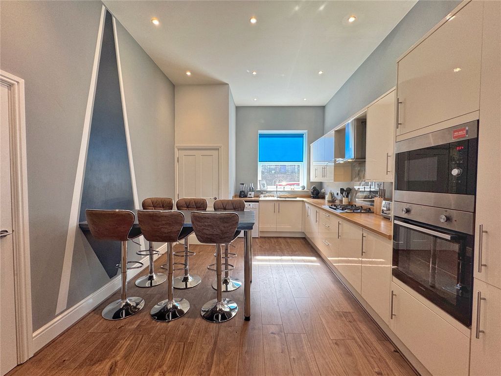 Property photo 2 of 25 Kitchen Diner