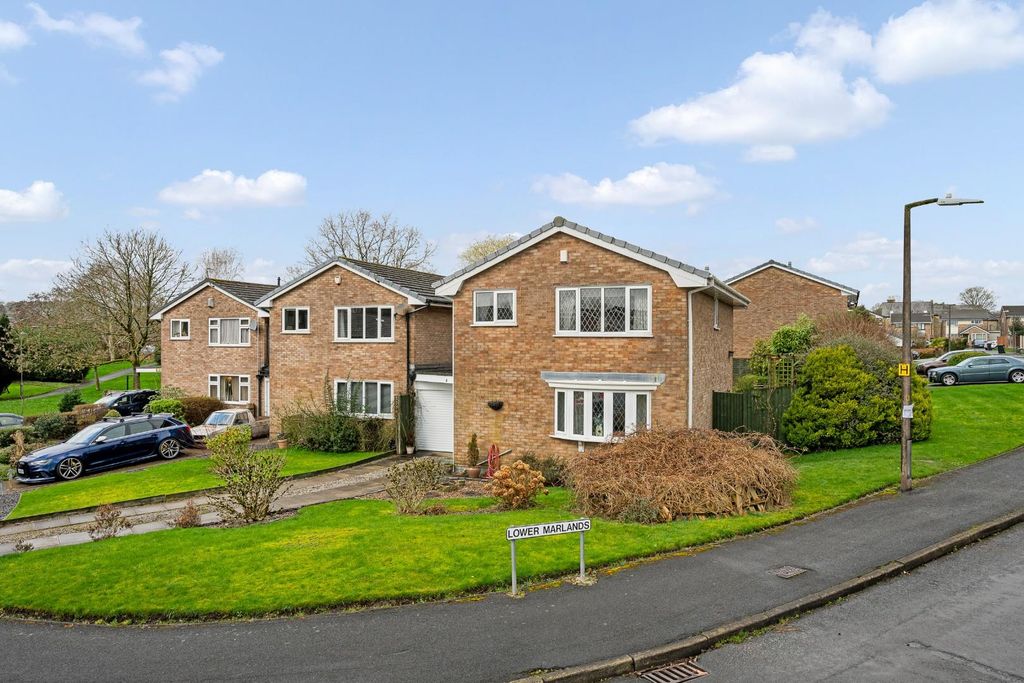 Property photo 1 of 33 8 Higher Ridings External-5.Jpg