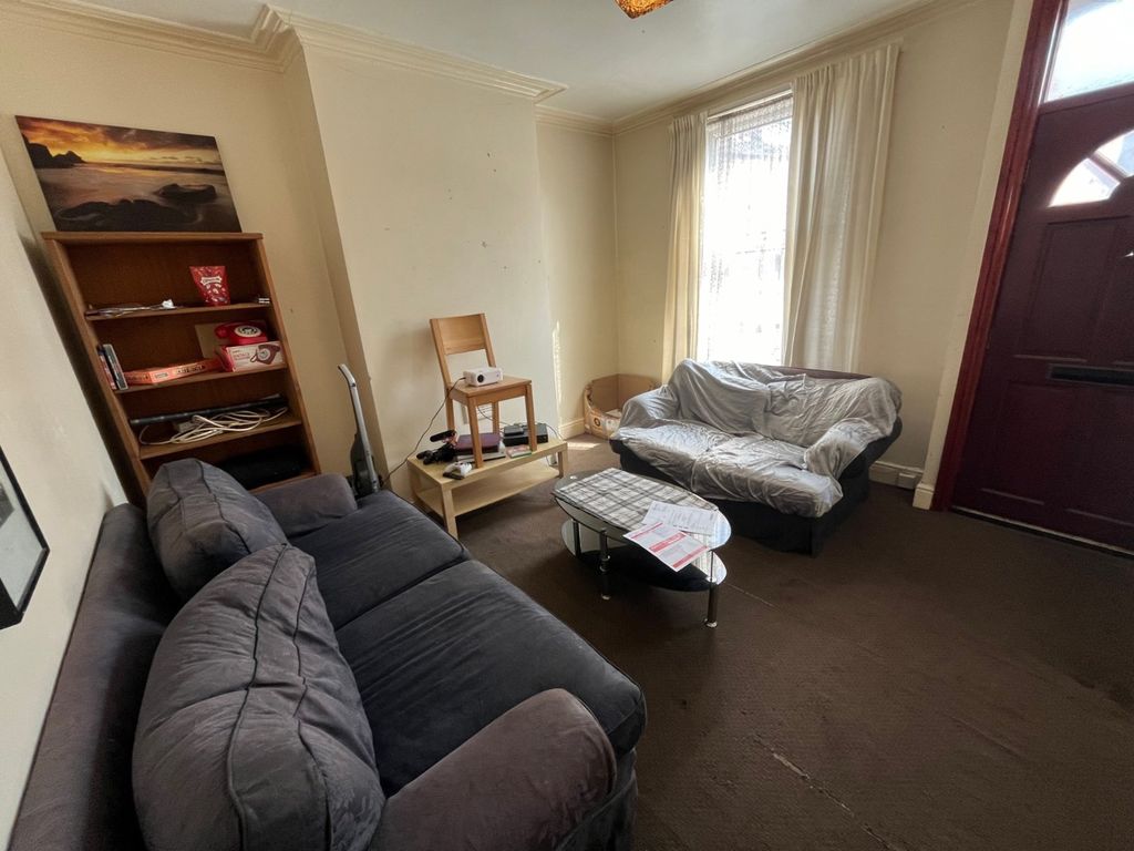 Property photo 2 of 10 Picture No. 12