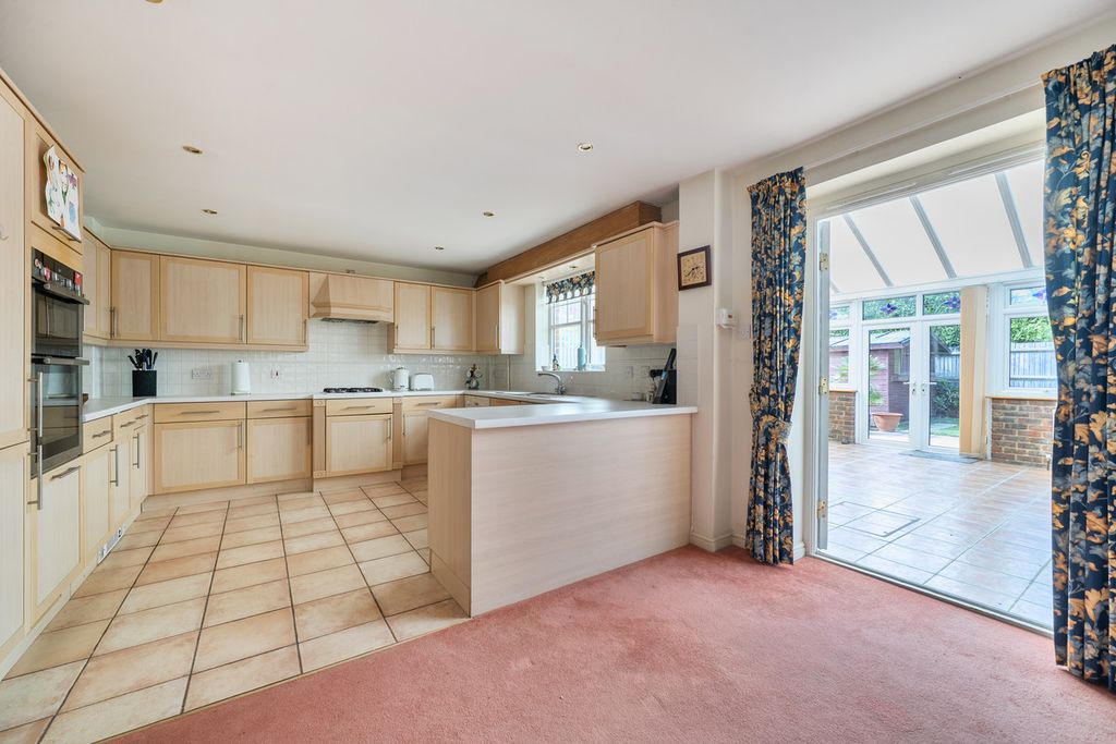 Property photo 2 of 19