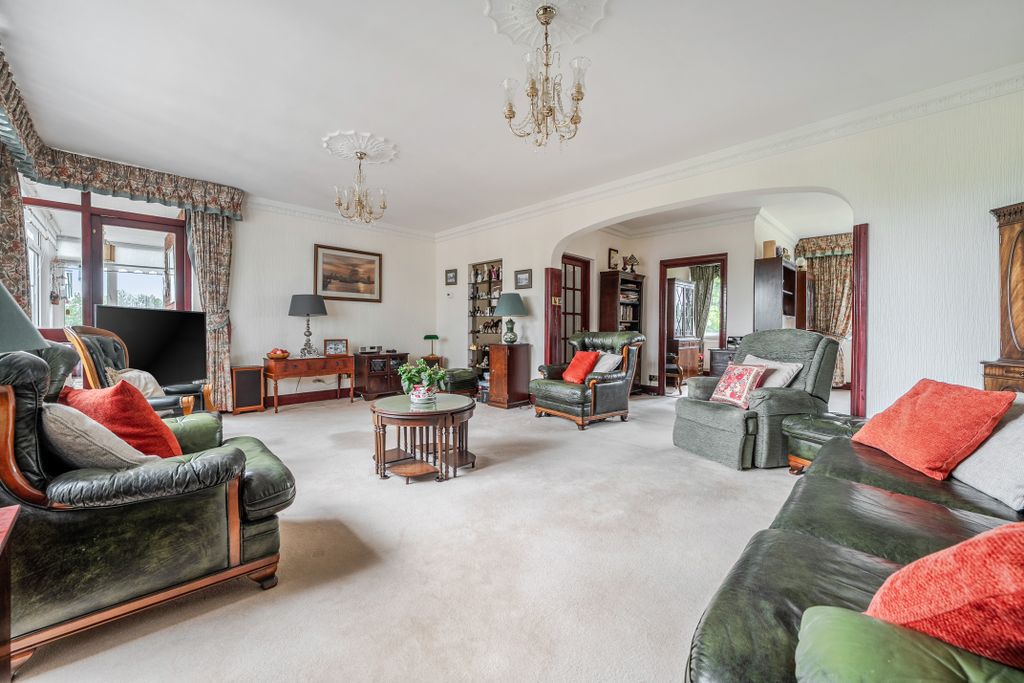 Property photo 3 of 11