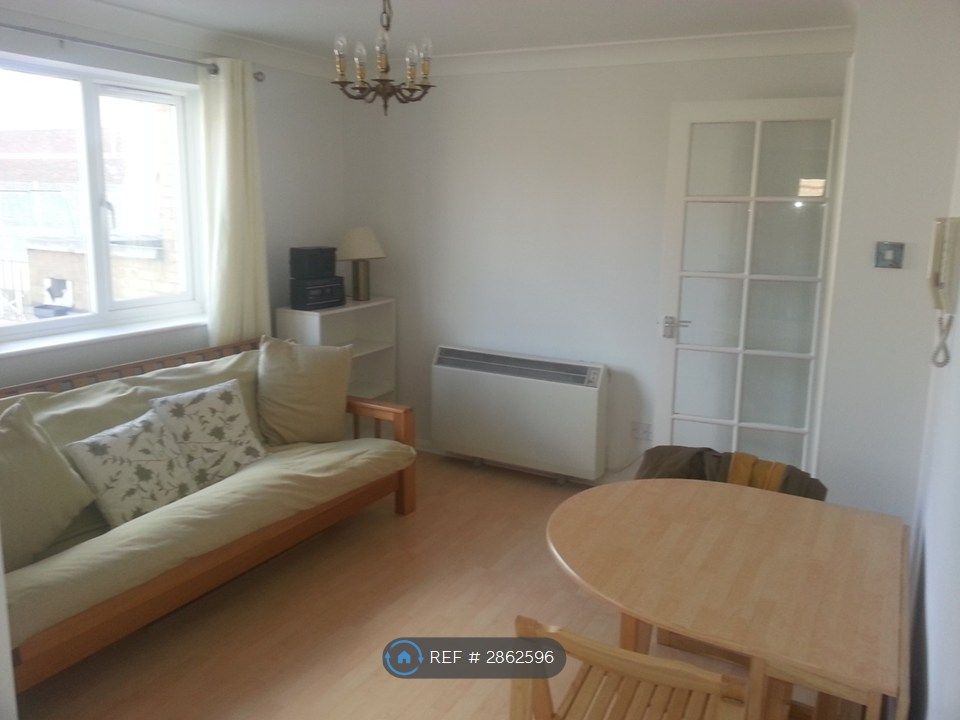 Property photo 3 of 10 Living Room