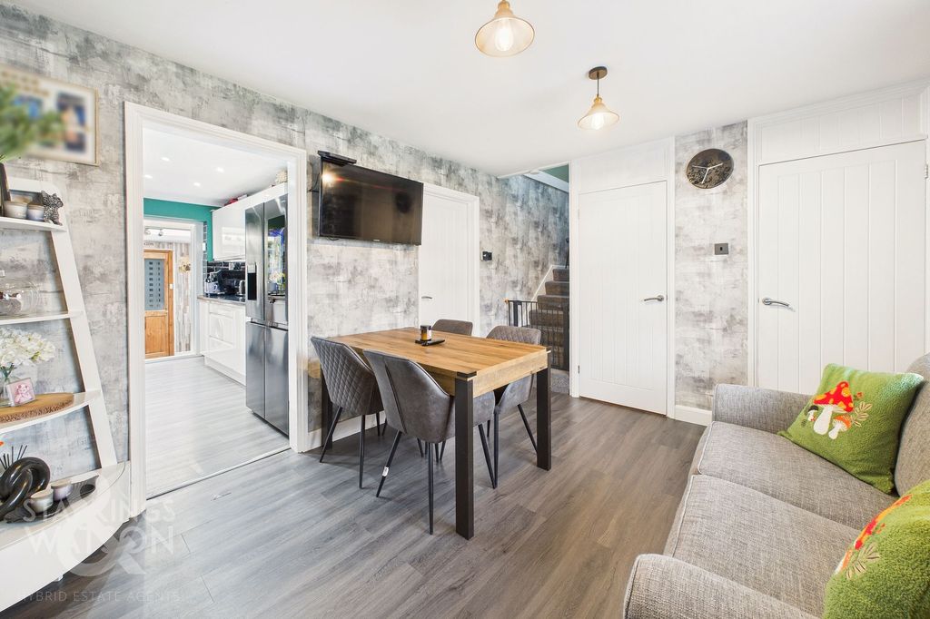 Property photo 2 of 21