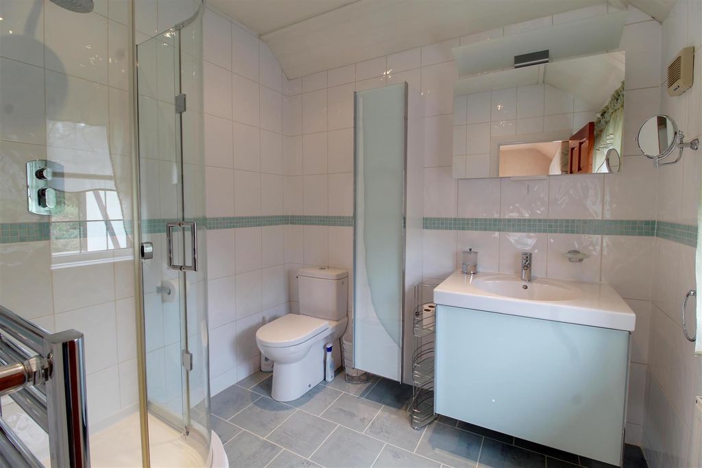 Additional image 19 of 4 bed detached house for saleBrookmans Avenue, Brookmans Park AL9