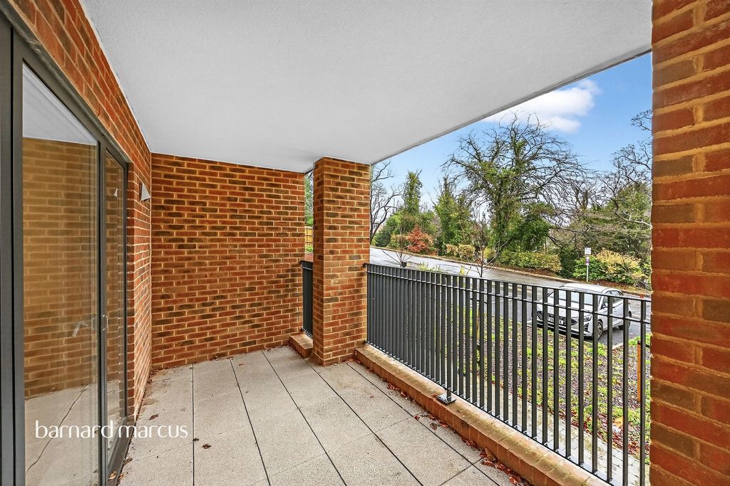 Property photo 3 of 10