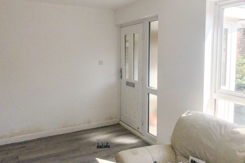 Property photo 2 of 12 Land And House At 241 Gunville Road, Newport, Isle Of Wight, Po30 5Lu