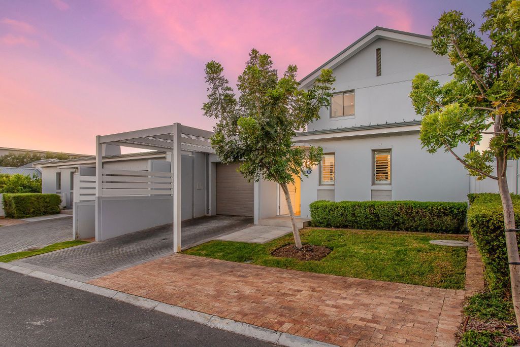 Property photo 1 of 34 Tk1739480