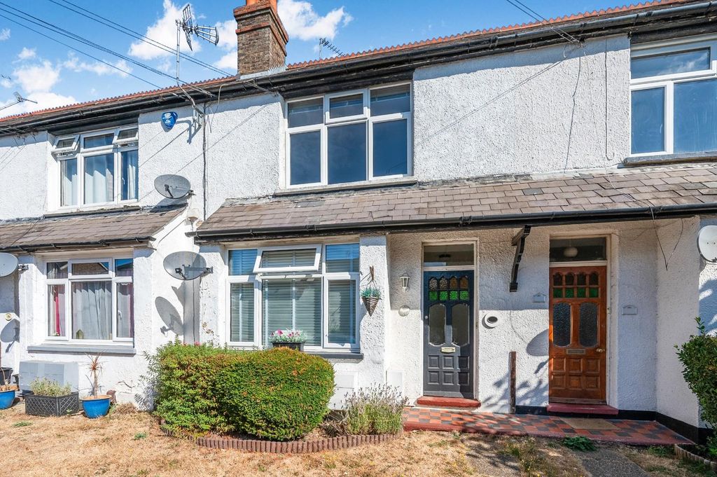 Property photo 1 of 11 Lyme Regis Road