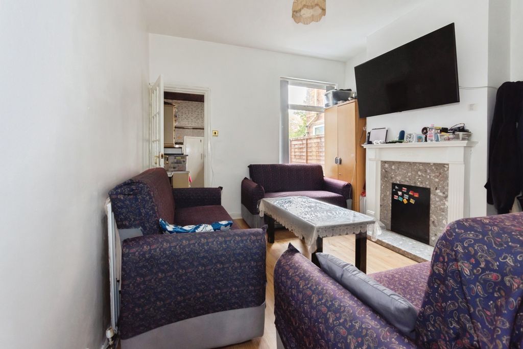 Property photo 3 of 15 Pbox-Img.Jpg