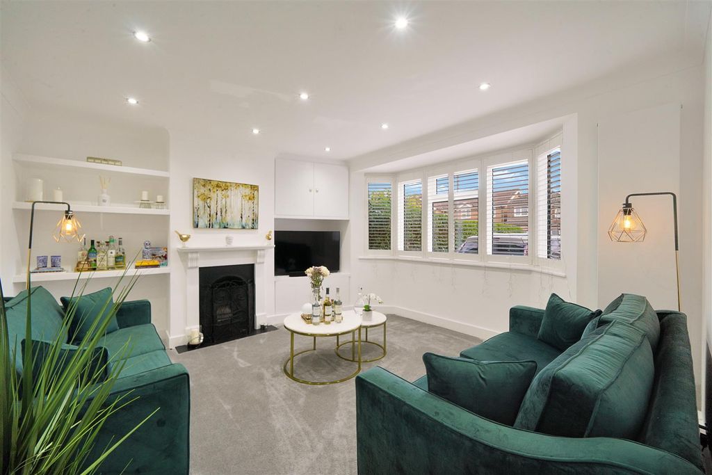 Property photo 3 of 22 31 Edwards Avenue - E6Kihiv2Xvmuwf4Iggoe.Jpg