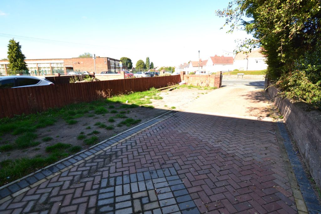 Property photo 2 of 9