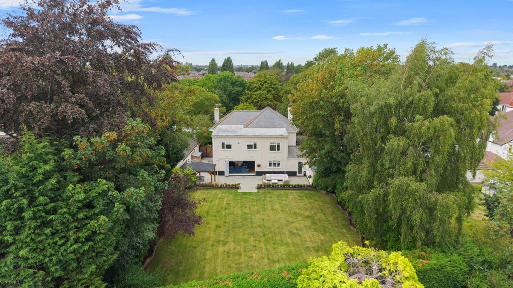 Property photo 3 of 43
