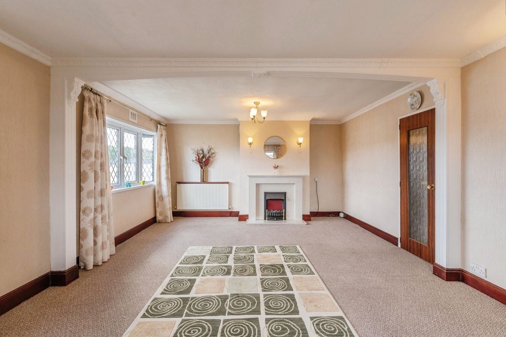 Property photo 2 of 32 Pbox-Img.Jpg