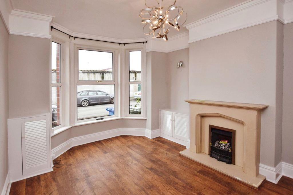 Property photo 2 of 15 Picture No. 10