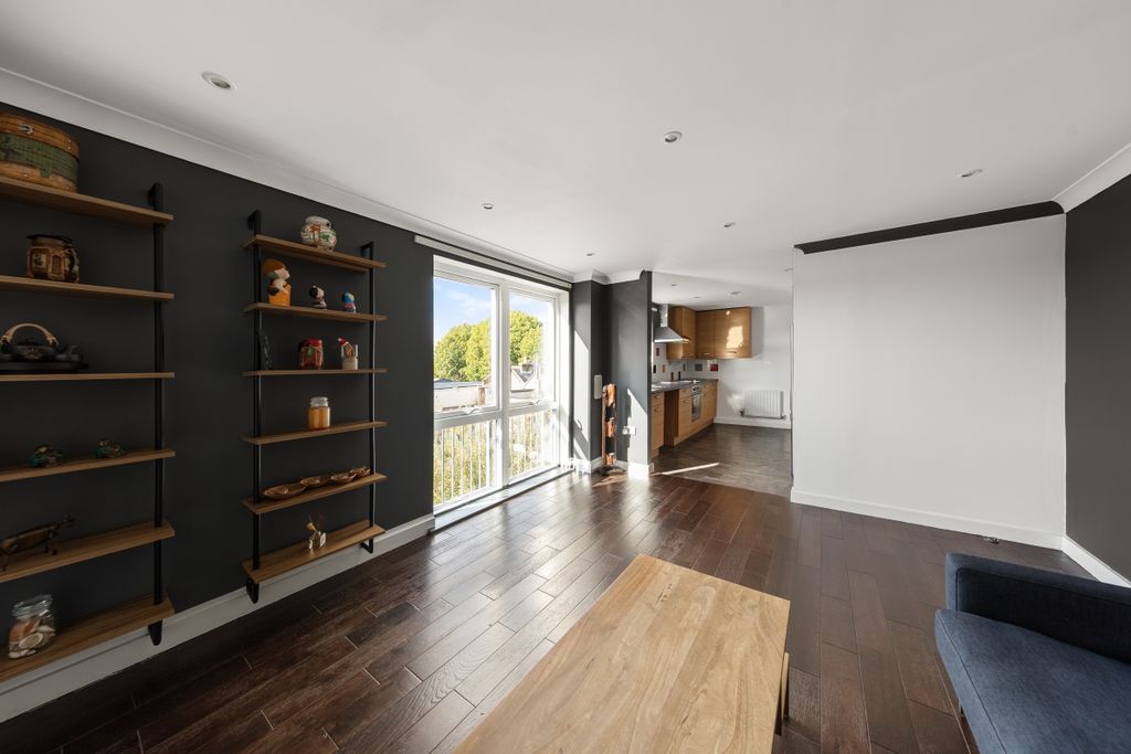 Property photo 1 of 12 094A8923