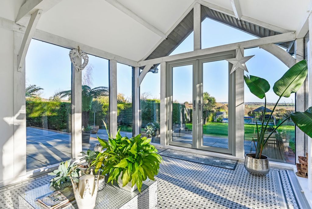 Property photo 2 of 33