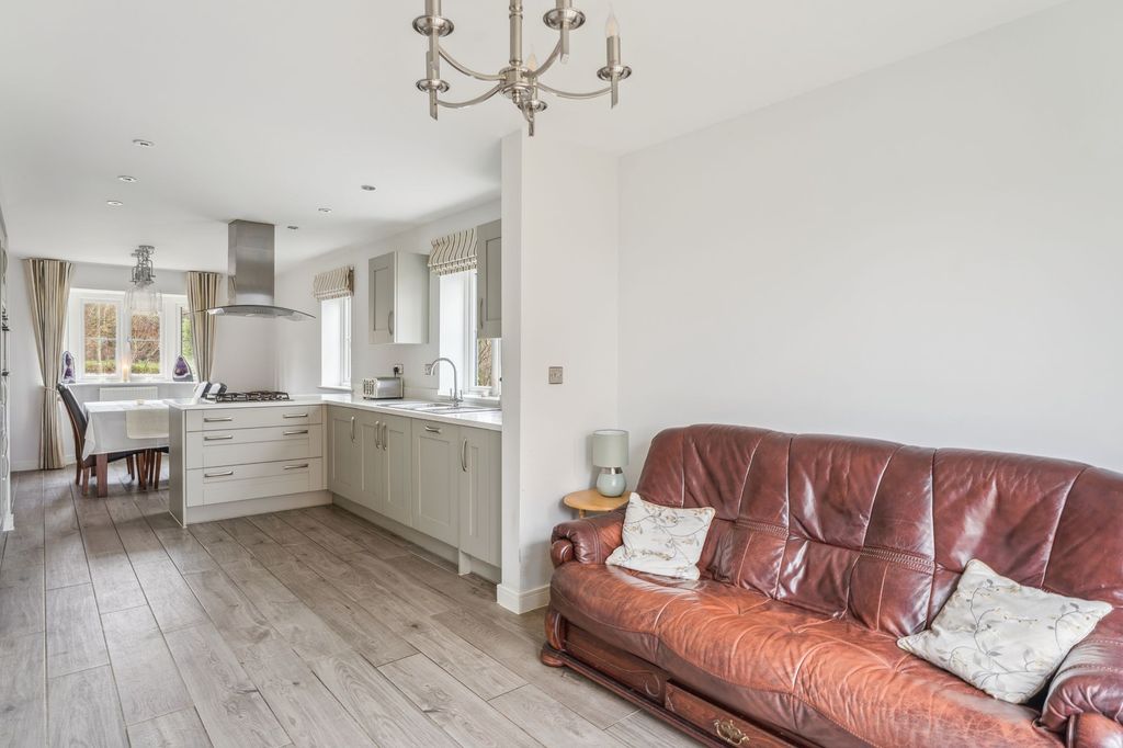 Property photo 2 of 15 Kitchen/Dining Room