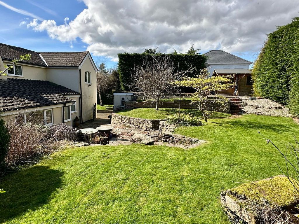 Property photo 2 of 19