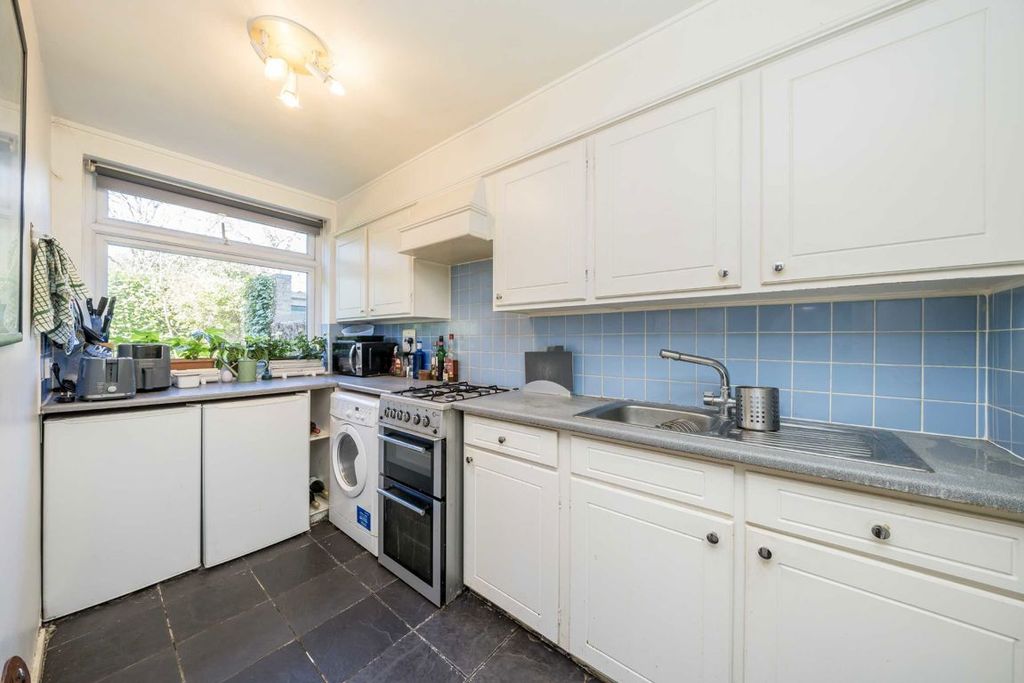 Property photo 2 of 6