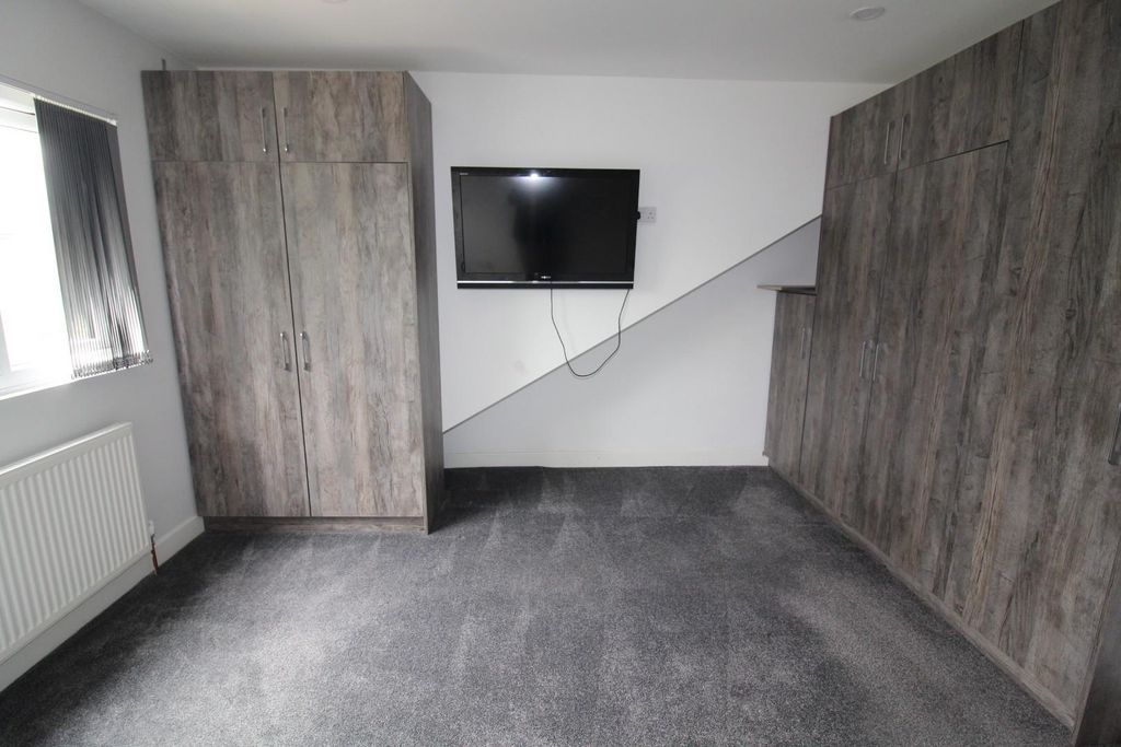 Property photo 2 of 15 Bedroom One