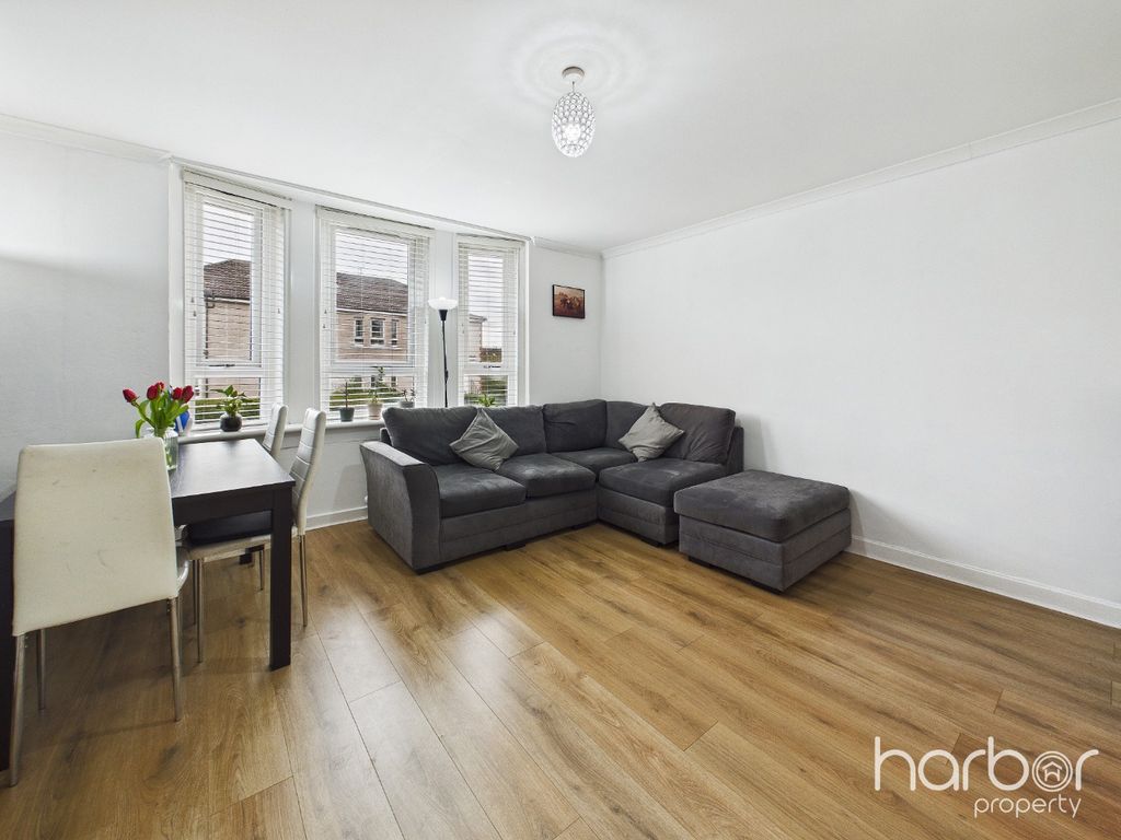 Property photo 2 of 17 5018765