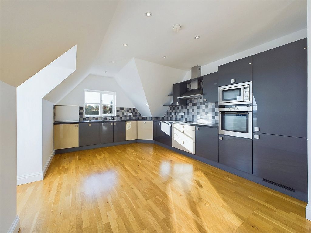 Property photo 3 of 12 Picture 3