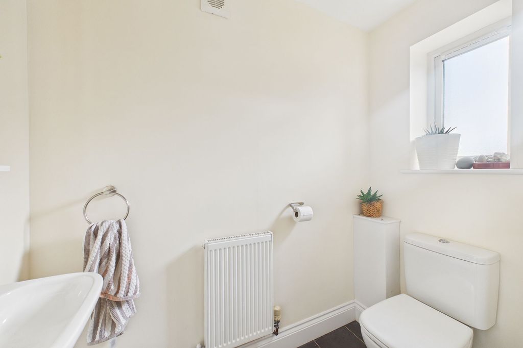 Property photo 3 of 24