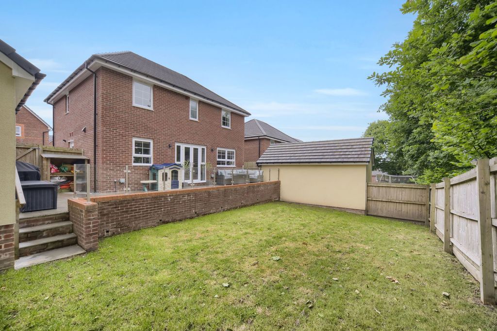 Property photo 2 of 47