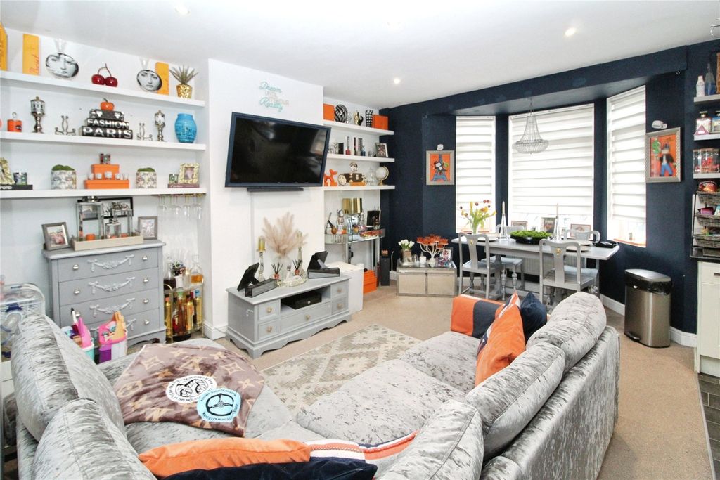 Property photo 3 of 8 Picture No. 06