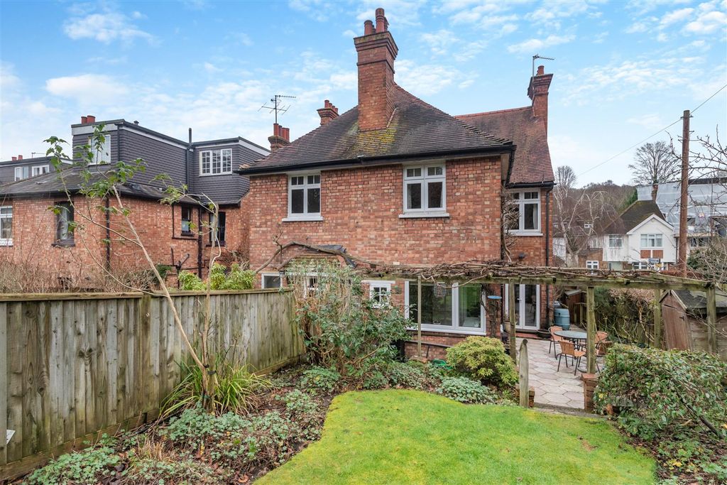 Property photo 2 of 12 8634995-Exterior02.Jpg