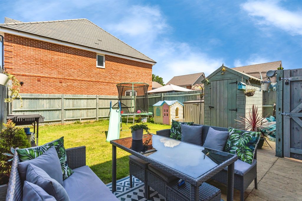 Property photo 2 of 17
