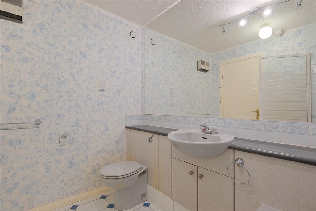 Additional image 17 of 2 bed flat for saleAuchingramont Court, Hamilton ML3