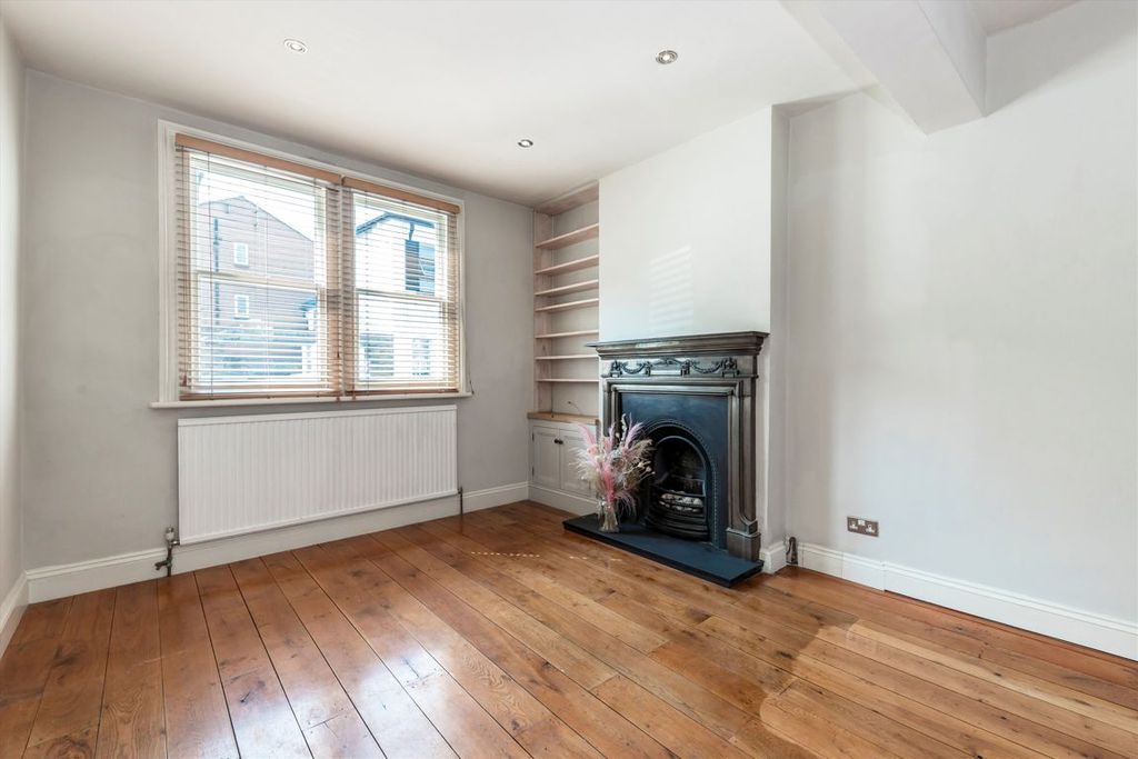 Property photo 3 of 7