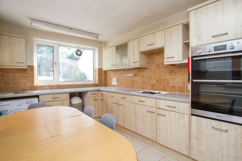 Property photo 2 of 12 Photo 02