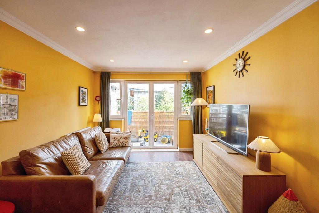 Property photo 2 of 13 Pbox-Img.Jpg
