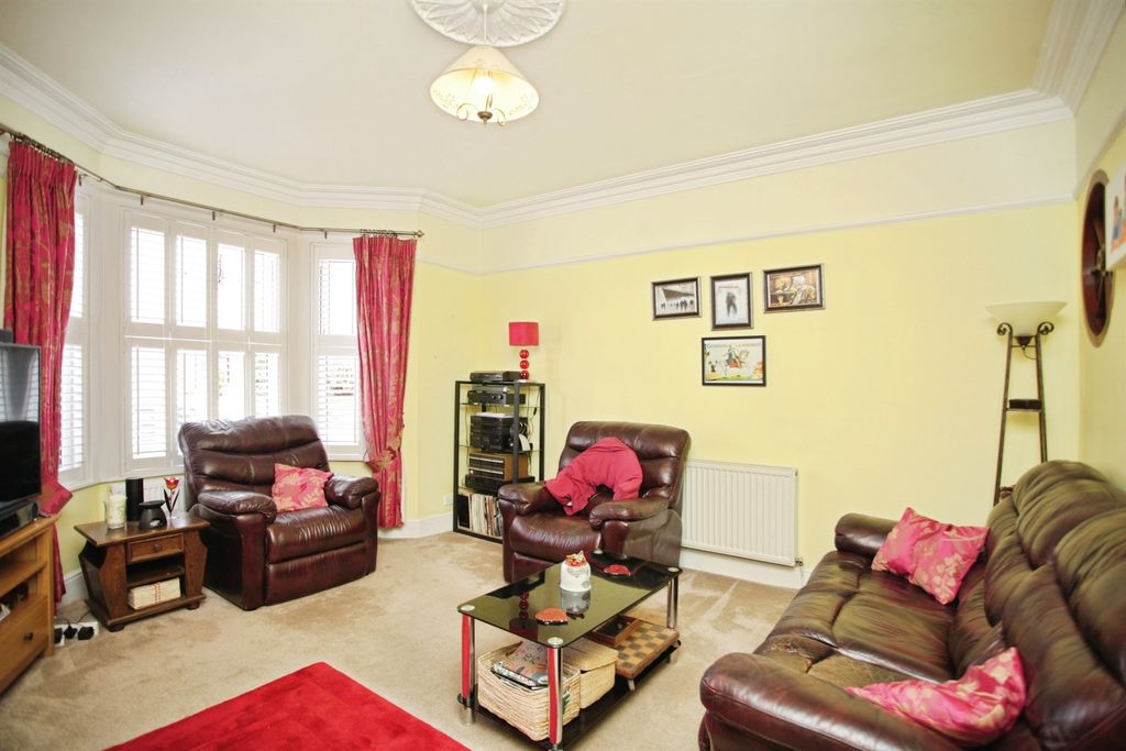 Property photo 3 of 34