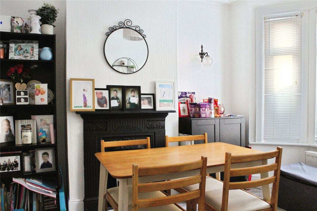 Property photo 3 of 11 Picture No. 10