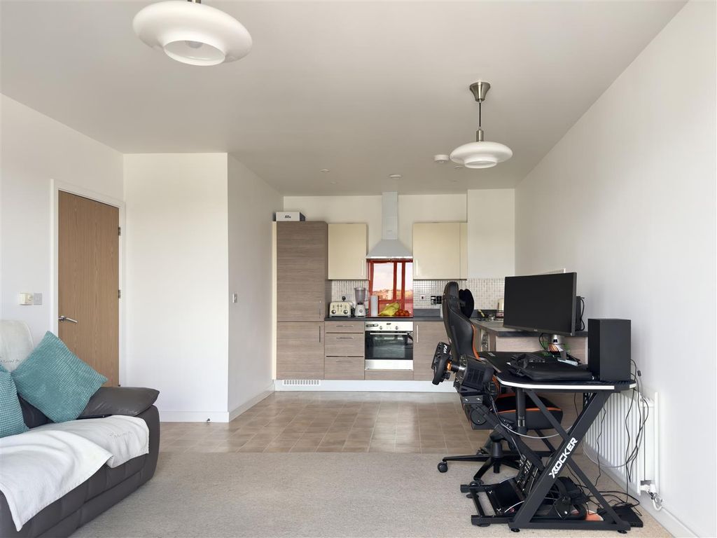 Property photo 2 of 20 Open Plan Living/Dining/Kitchen