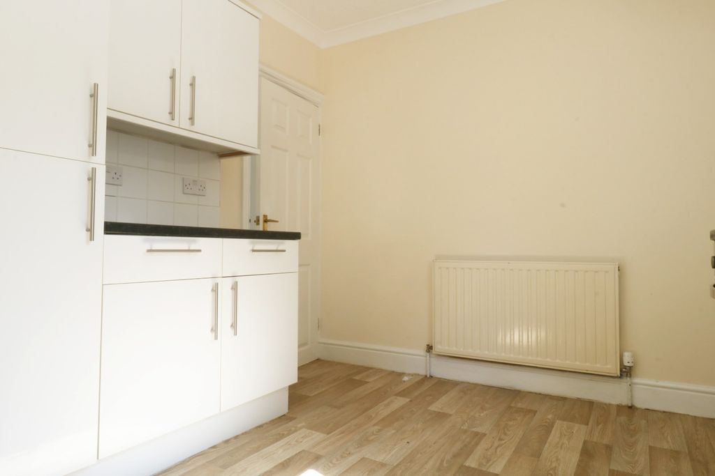 Property photo 3 of 17 5265302