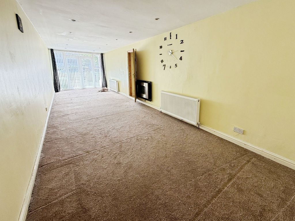 Property photo 2 of 21 Picture No. 14