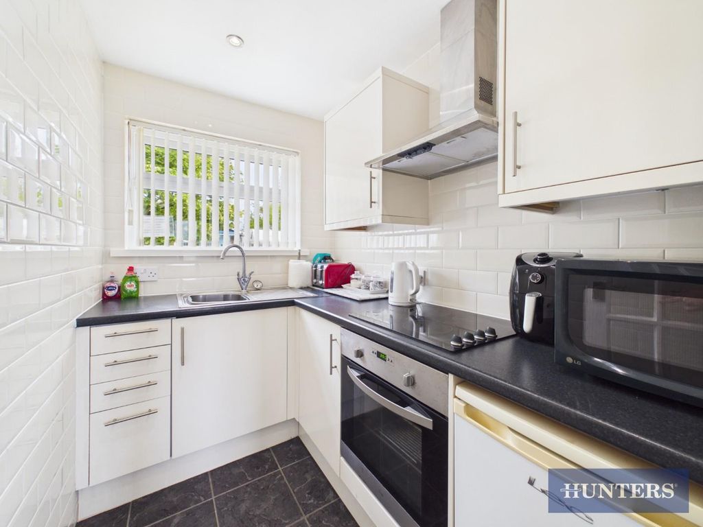 Property photo 2 of 14 Kitchen