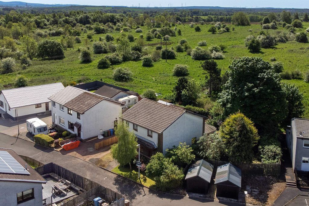 Property photo 2 of 39