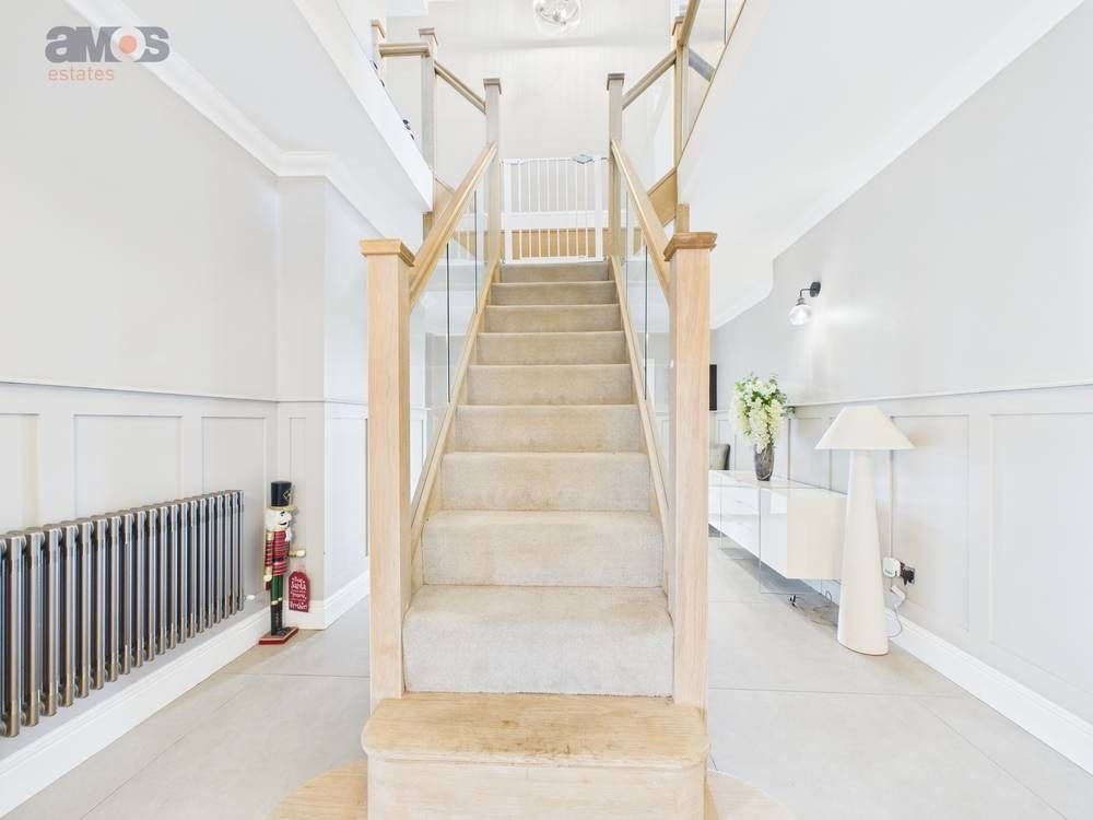 Property photo 3 of 41 4996035