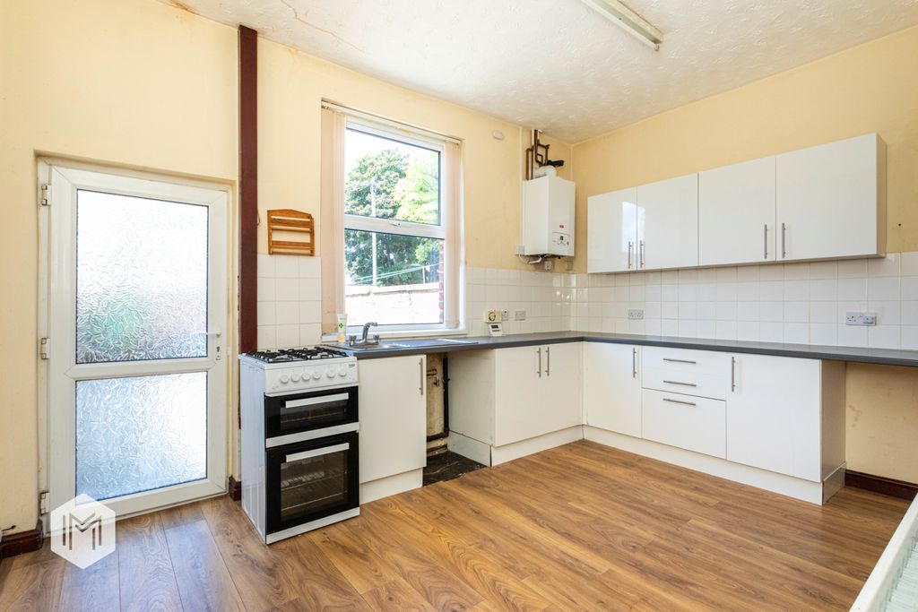 Property photo 3 of 17 Picture No. 16
