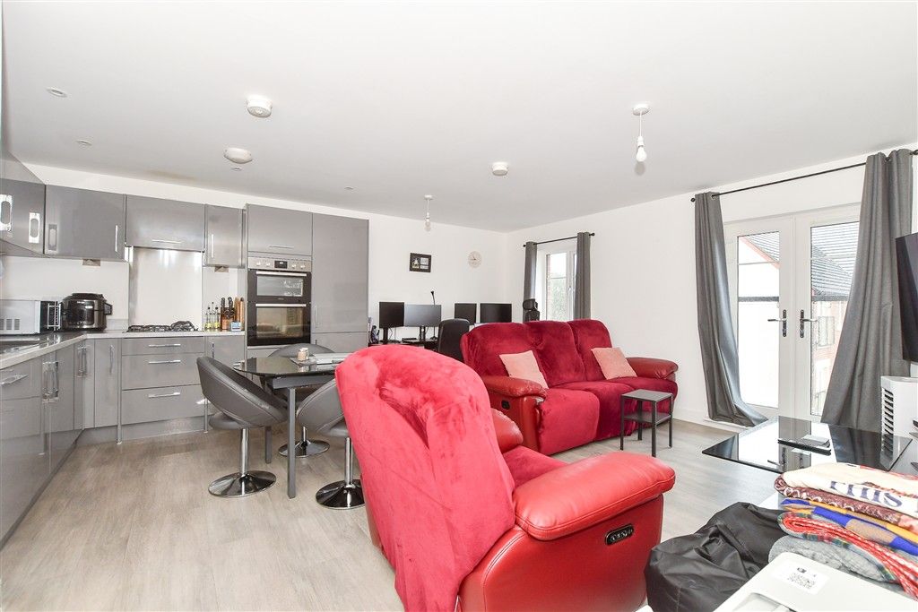 Property photo 3 of 10 Kitchen/Lounge/ Diner