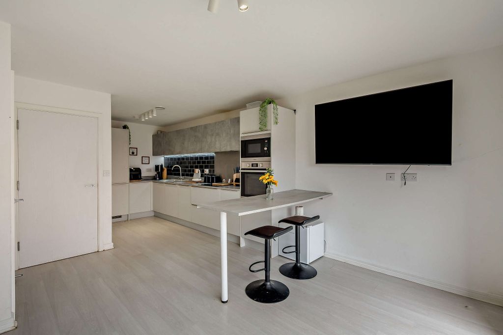 Property photo 2 of 15 Kitchen