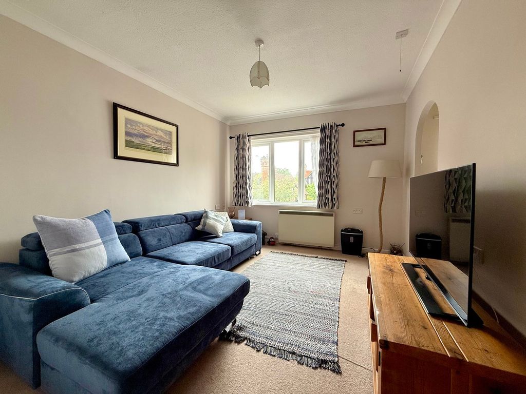 Property photo 2 of 9