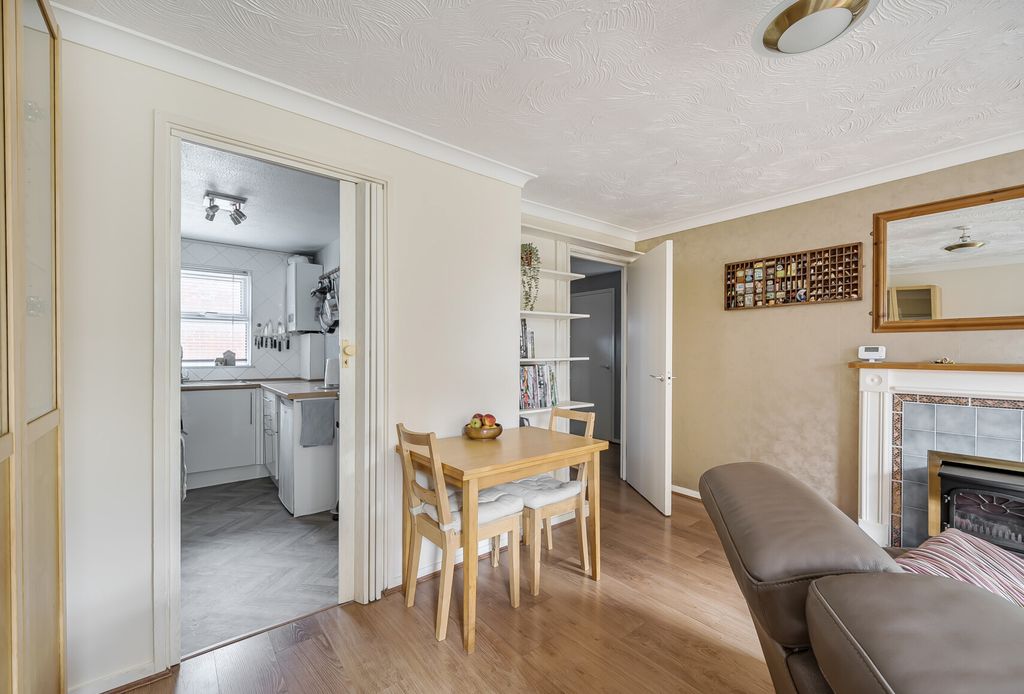 Property photo 3 of 11 1332301-21-688Cfa...